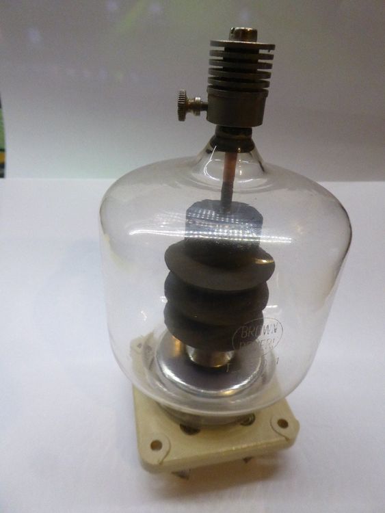 Power Triode (Gebraucht) in Nänikon für CHF 15 – mit Lieferung auf ...