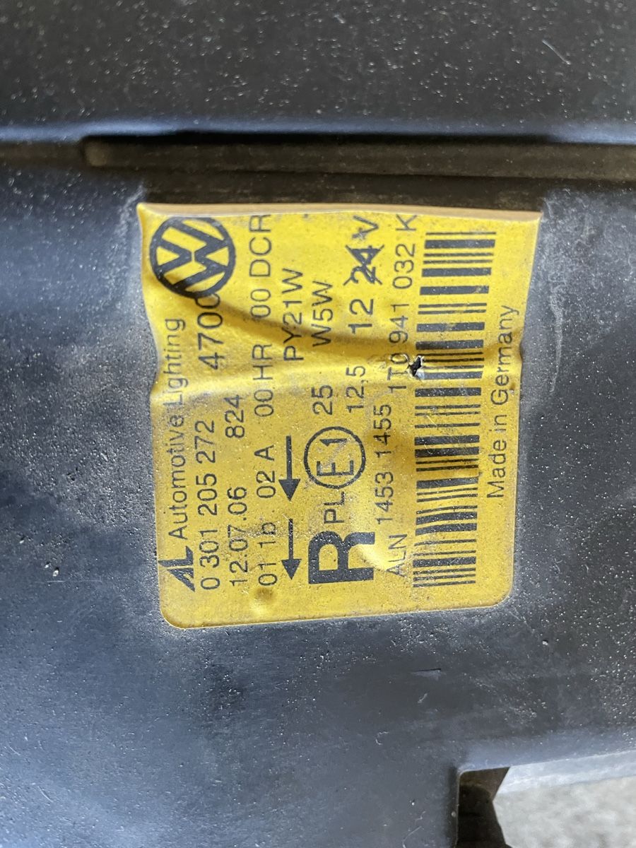 VW Fari: Phares avant xénon VW touran – Usato da Vétroz venduto da aut_s8yd 2