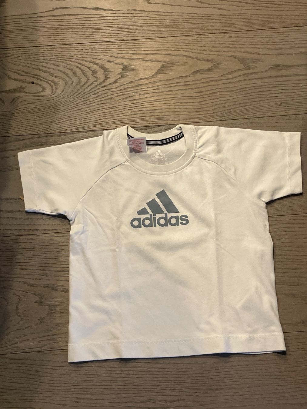 Adidas T-shirt: Adidas T-Shirt Gr. 104 – Usato da Thun venduto da Jimmuli