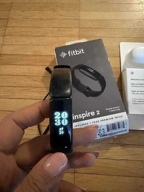 Smartwatch: Fitbit Inspire 2 HR FitnessTracker  Schwarz – Gebraucht aus Altendorf von Misslizzy