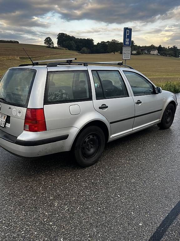 VW Autos: VW Golf – D'occasion à oberschrot par naendu96 1