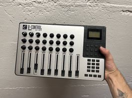 UC-33e midi controller