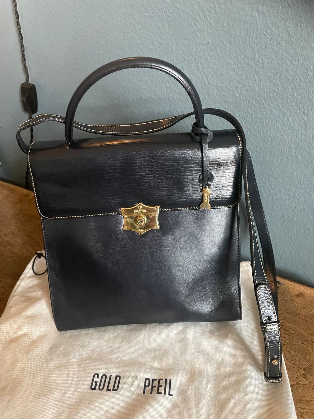 Borse da donna: Vintage Goldpfeil Tasche dunkelblau – Usato da Bern venduto da Rigoler