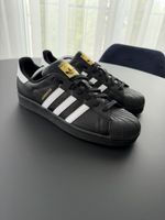 Adidas Superstar schwarz/weiss Gold – Gr. 44⅔ – Neu