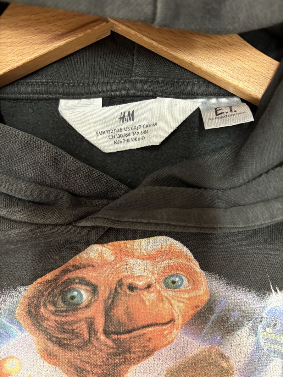 H&M Pullover & Sweatshirts: H&M Kapuzenpullover E.T., Grösse 122/128 – Gebraucht aus Büren an der Aare von Nikito2001 1