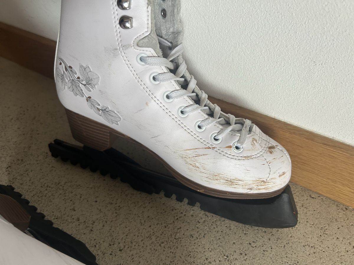 Pattini da ghiaccio: Bladerunner Diva Schlittschuhe  – Usato da Wolfhausen venduto da eil_jc5j 2