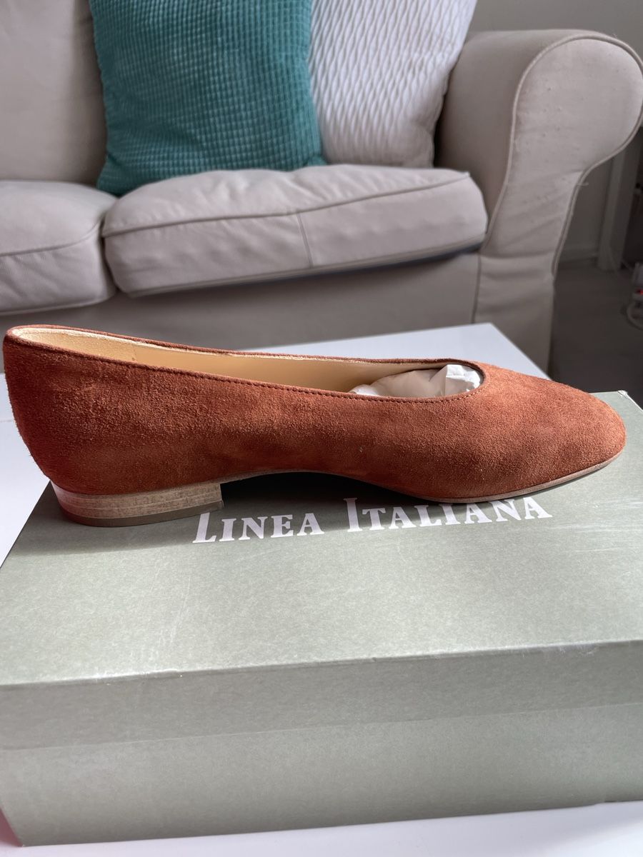 Scarpe da donna: Chaussure neuve en cuir point. 37 – Nuovo e nell'imballaggio originale da Les Avanchets venduto da Michellinette