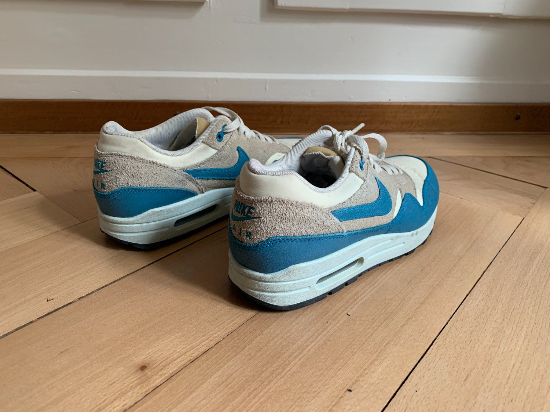 Nike Scarpe da donna: NIKE Air - Sneaker blau-weiss-grau 40.5 – Usato da Zürich venduto da Diazaio 2