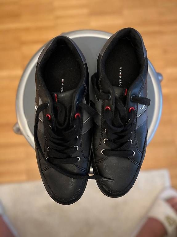 Herrenschuhe: Tommy Hilfiger Schuhe – Gebraucht aus Luzern von CooperX 1