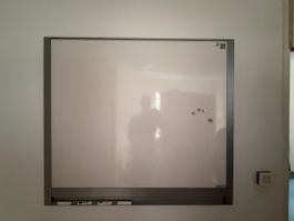 Neuland magn. Whiteboard mit Zubehör, neuwertiger Zustand