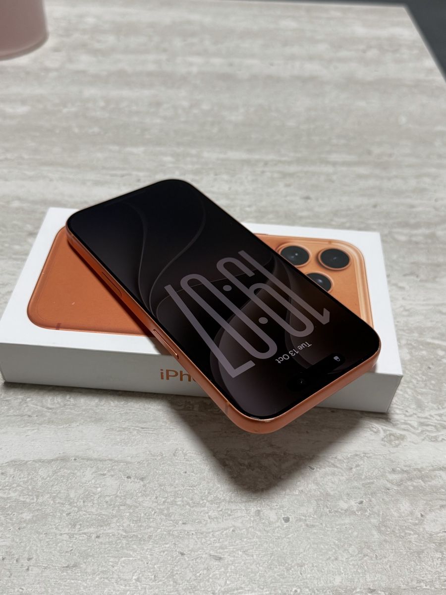 Apple Handys / Smartphones: iPhone 17 Pro 256 GB Cosmic Orange – Gebraucht aus Liestal von ID.088 4