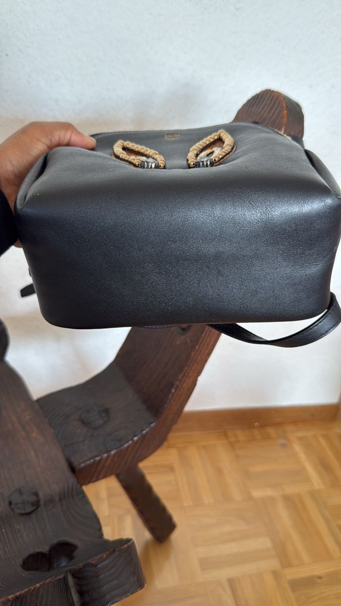 Mcm Sacs à dos: MCM Stark Rabbit Backpack Black Leather — Great Condition! 5 – Neuf (Voir description) à Versoix par pen_6hgs 1