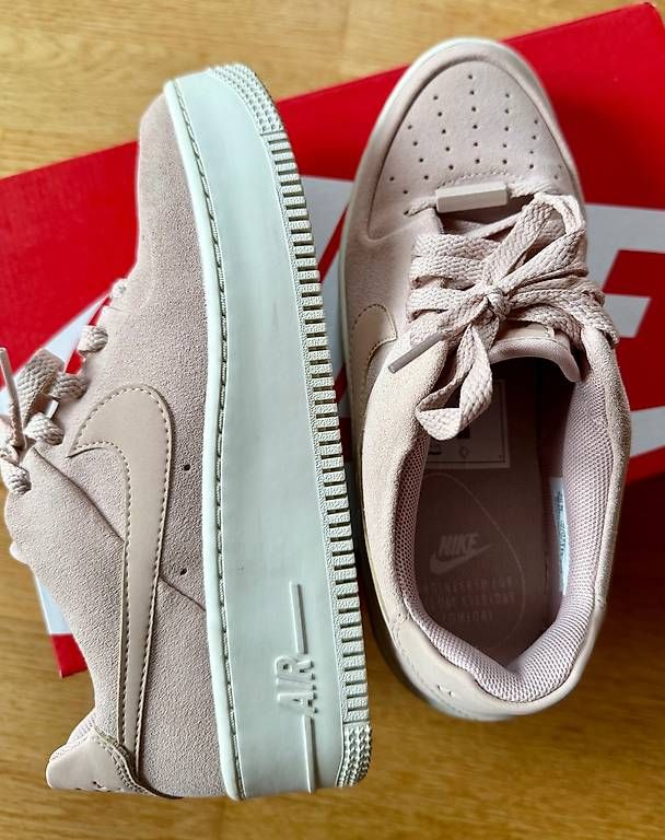 Nike Scarpe da donna: Neu: Nike Schuhe Grösse 38 – Nuovo (secondo la descrizione) da Hünibach venduto da s.leptir 2