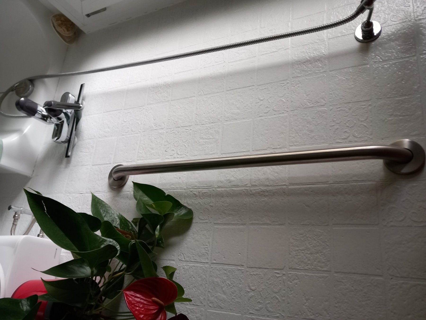 Vasche da bagno: Wandhalterung INOX – Usato da Huttwil venduto da suiprerrib
