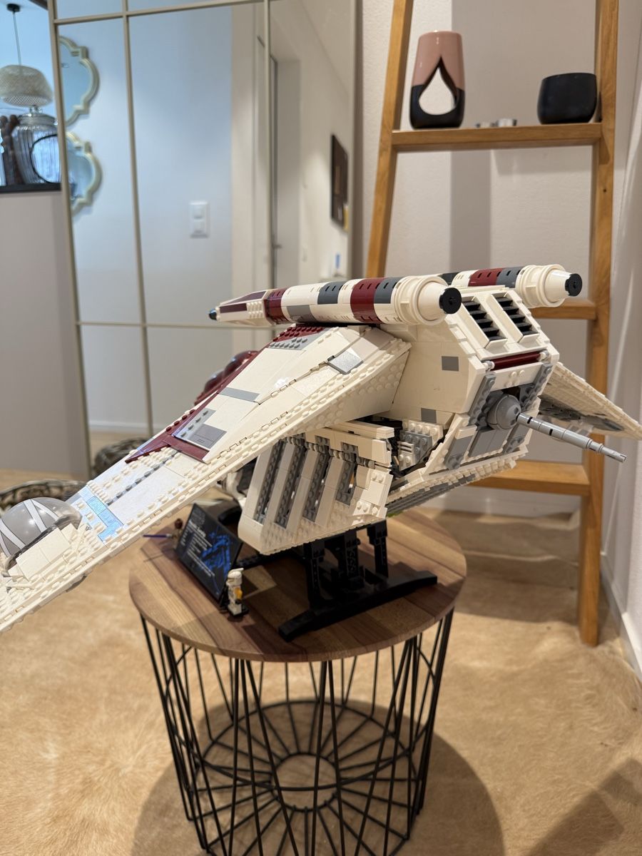 Lego Kit di costruzioni: Lego 75309 Republic Gunship – Usato da Huttwil venduto da flo_fg8h 2