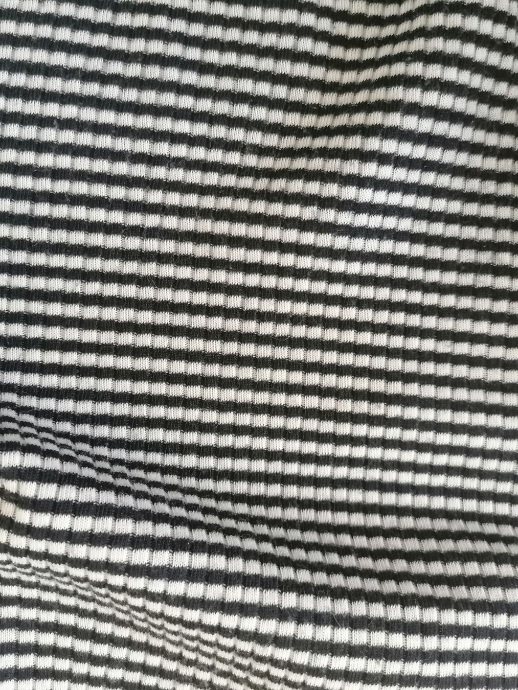 Zara Maglioni & Felpe: Cropped Pullover Schwarz Weiss S – Usato da Bronschhofen venduto da Hanne2 3