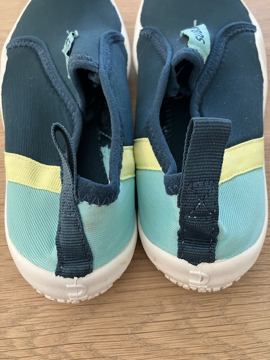 Decathlon Scarpe per ragazzi: Chaussons de plage Subéa, 34-35 – Usato da Epalinges venduto da Tosca20 2