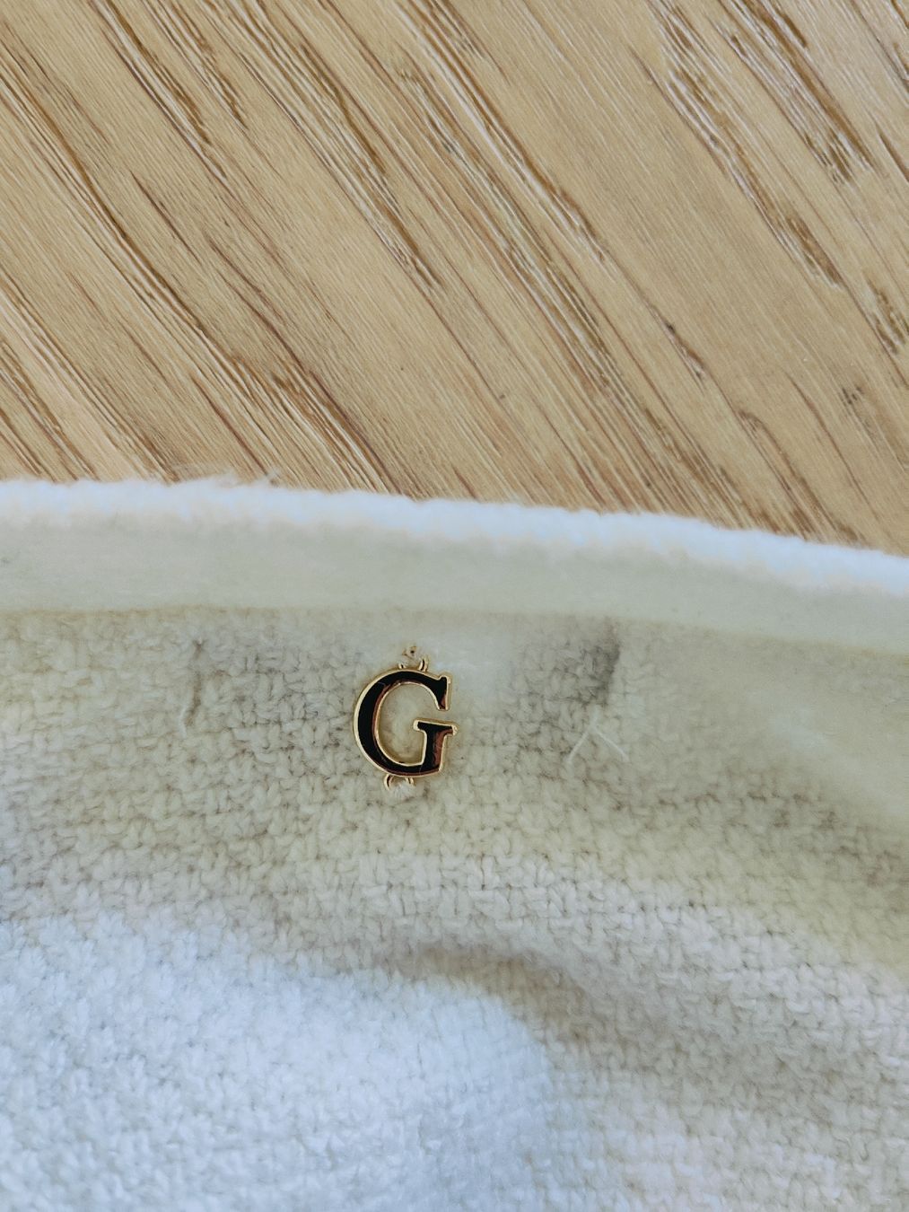 Guess Pullover & Sweatshirts: Guess Pullover – Gebraucht aus Birmensdorf ZH von LucaToni02 1