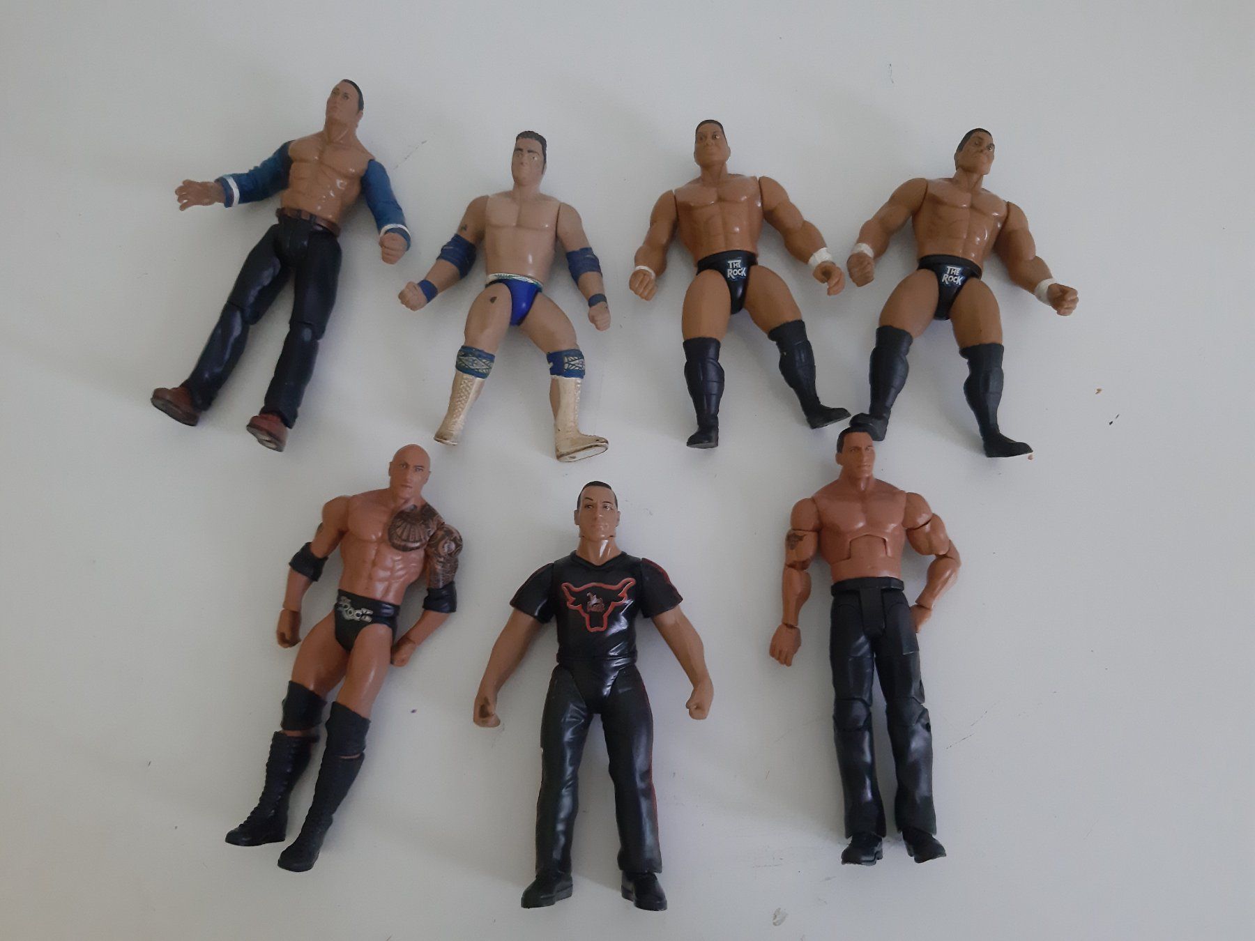 WWE Statuette: WWE Lot 7 Action Figure The Rock Sammlung – Usato da Buchs SG venduto da Bray_Law 1