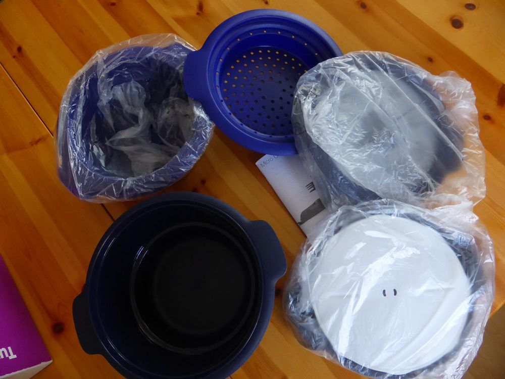 TUPPERWARE Livre recettes cuisine Micro urban 3 en 1 c'est magique NEUF