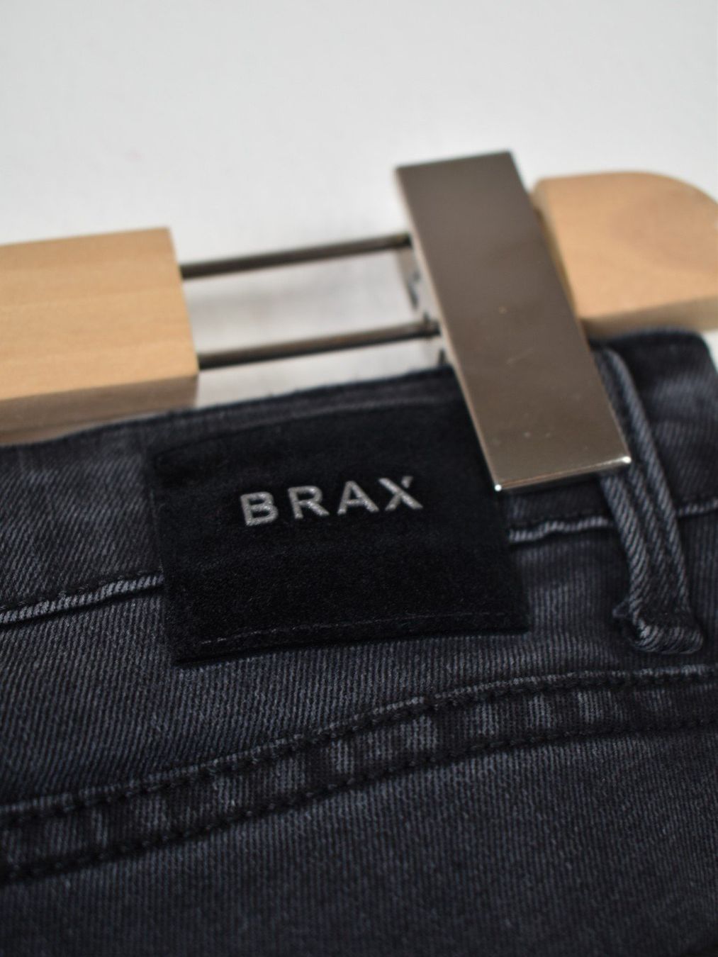 Brax Jeans: Brax Jeans, Gr.40, neuwertig, grau – Nuovo (secondo la descrizione) da Nürensdorf venduto da 2ND_STORY 2