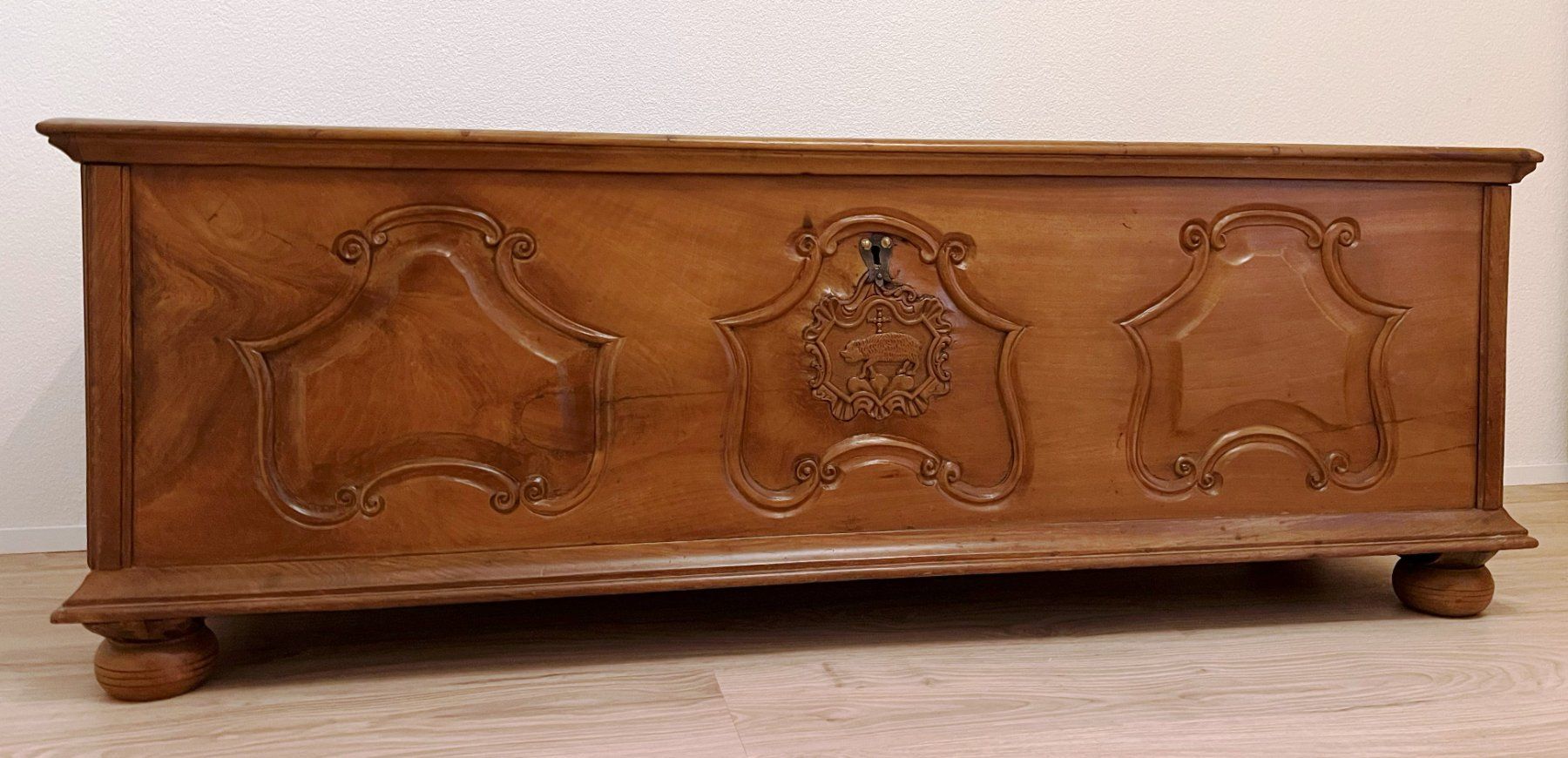 Cassapanche: Wappentruhe (Mitgift-Holztruhe) 18Jh. – Usato da Beromünster venduto da gecsswiss