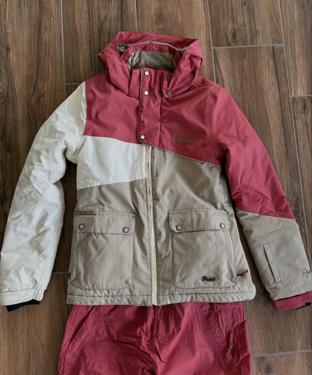 Protest Completi & Tailleur: Protest Ski-/Snowboard Outfit Damen Gr. M – Usato da Ufhusen venduto da natalie19