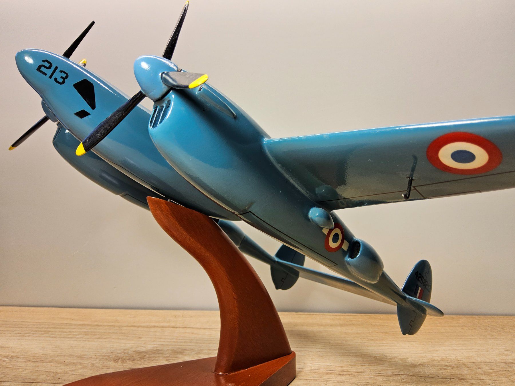 Lockheed Kit di modellismo & Modellini statici: Lockheed P-38 Lightning __ Saint-Exupéry __ edles Holzmodell – Usato da Uerikon venduto da Airport68 4