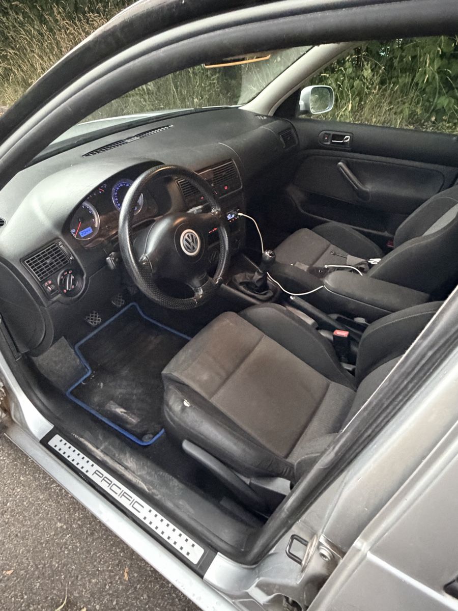 VW Automobili: Vw Golf 4 1.6 Benzin. 132500 km – Usato da Dietikon venduto da ermfam9 7