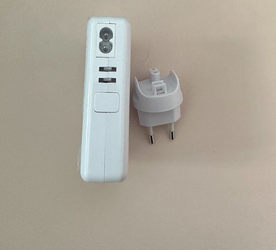 Unità & Adattatore: Mit 6xUSB Charger Travel Adapter – Nuovo (secondo la descrizione) da Nidau venduto da EXP40 1
