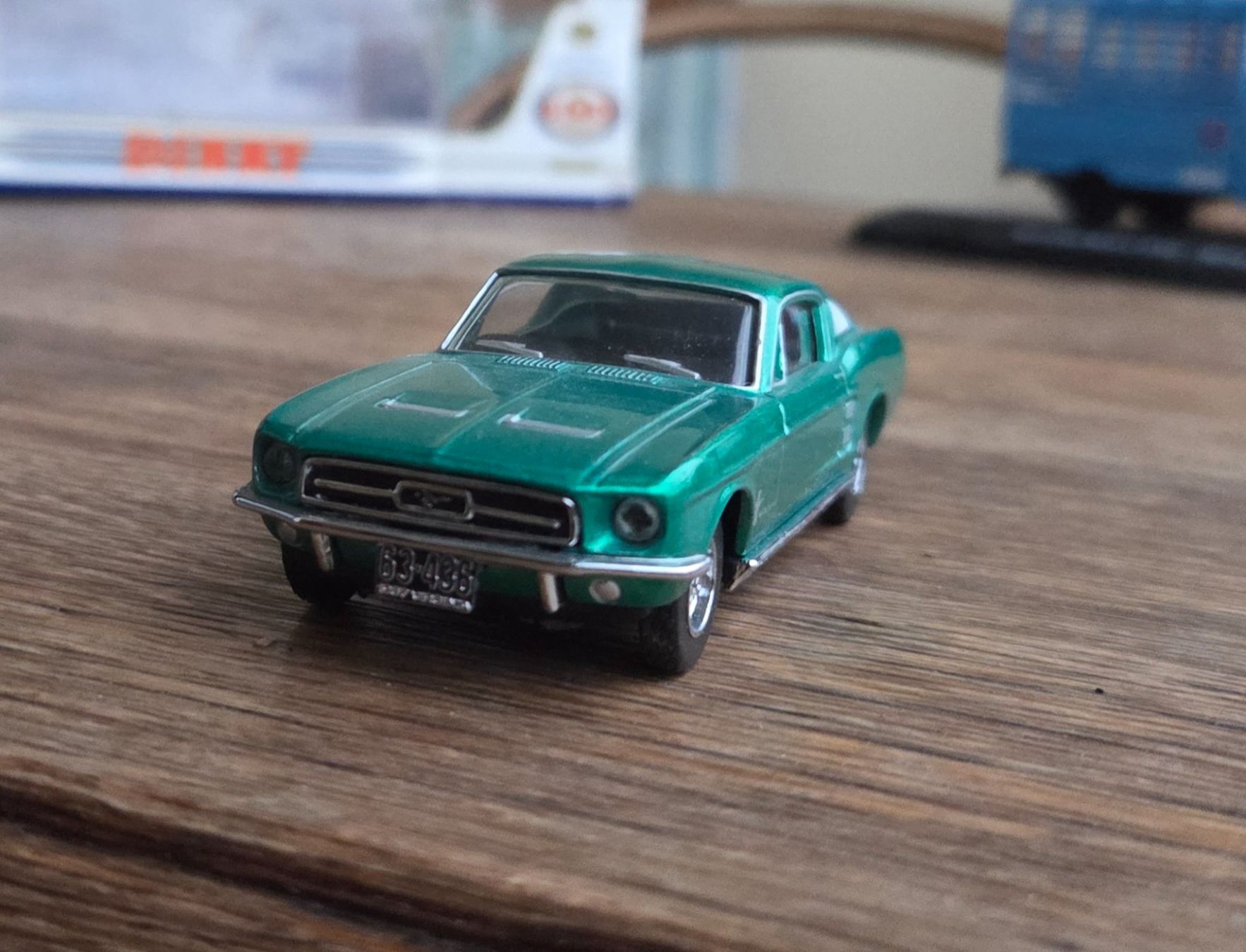Ford Modellini d'auto: Ford Mustang Modell – Nuovo e nell'imballaggio originale da bern venduto da Aaxe 7