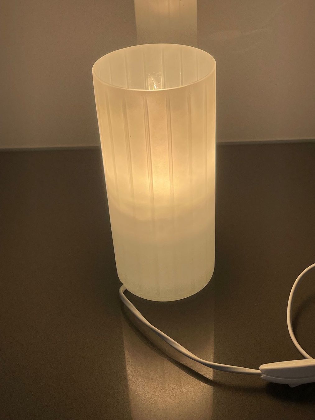 Ikea Lampade: Ikea Tischlampe Kvarna mit dimmbare Birne – Usato da Winkel venduto da Kade50 2