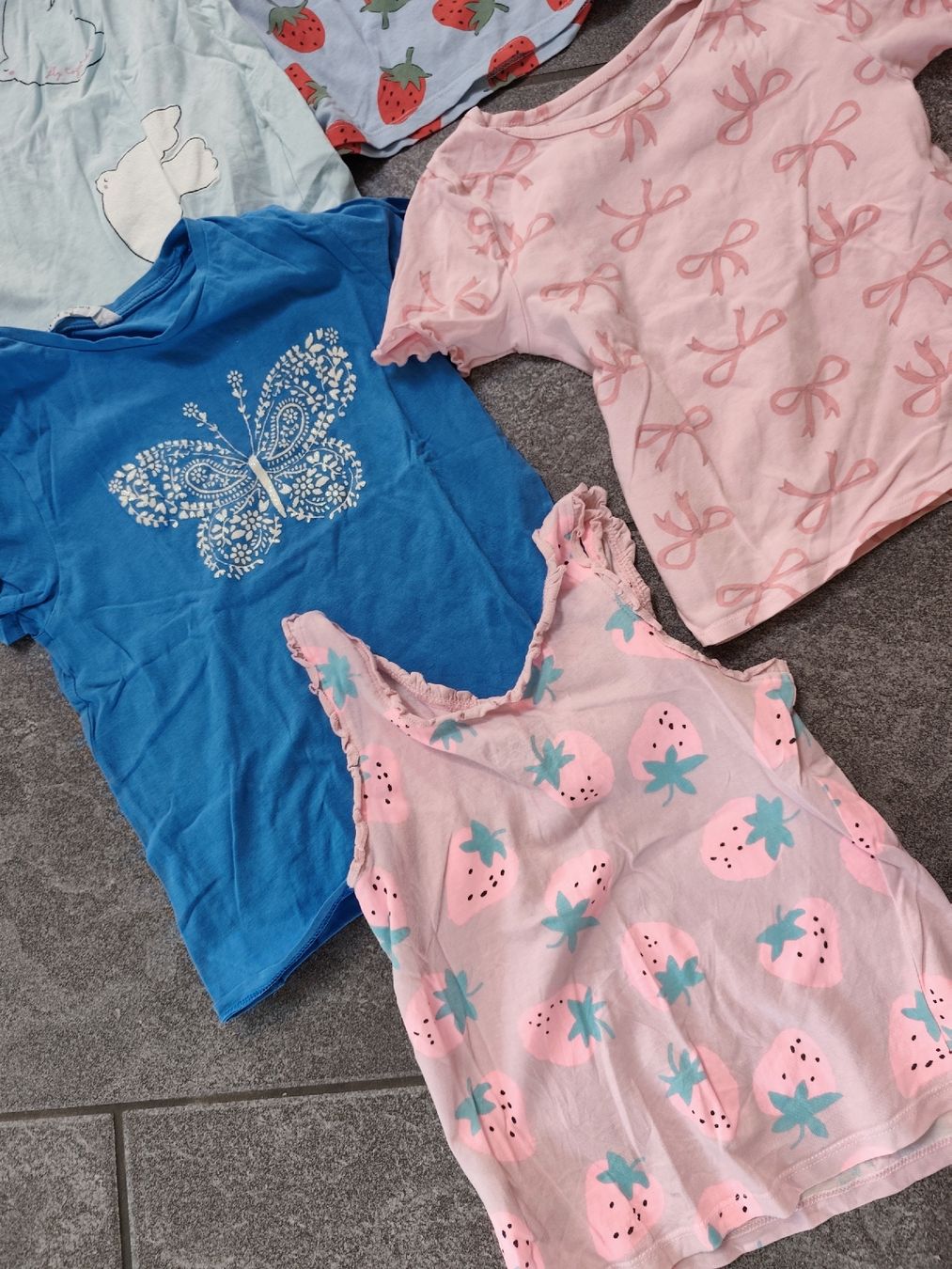 Camicette, T-shirt & Top: T-Shirt Gr. 122/128, 11 x – Usato da Fulenbach venduto da meje0081 1