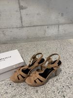 Sandals in beige 