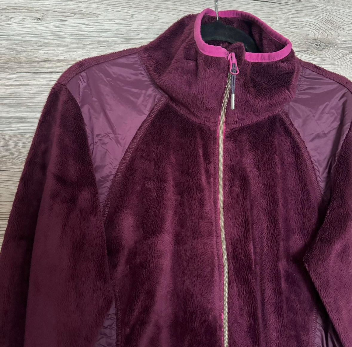 Jacken: NRG violette fleece jacke – Gebraucht aus Brig von hanasm22 1