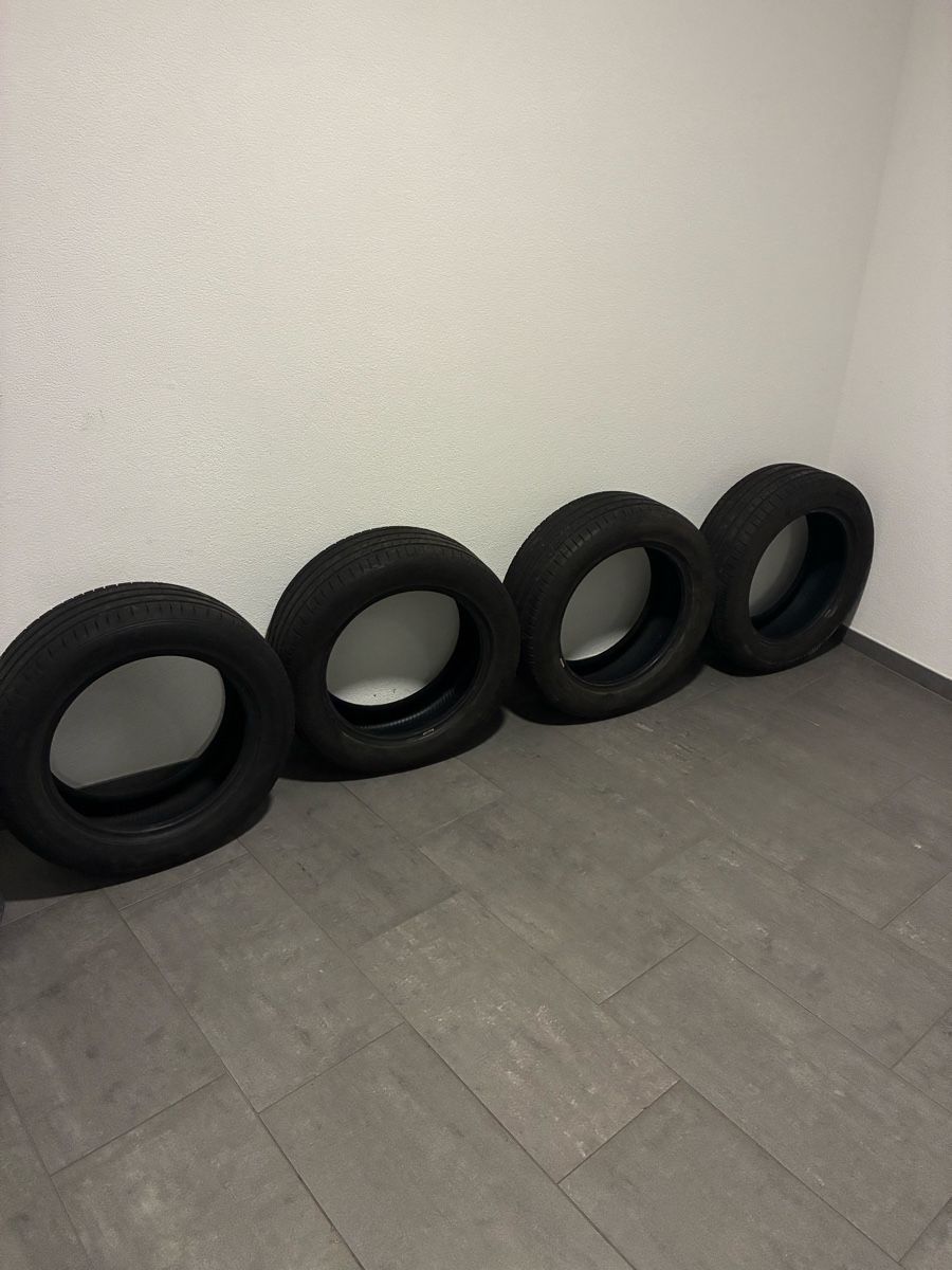 Alle Autoersatzteile: Lot pneus été Hankook  – Gebraucht aus Prilly von Valentin833