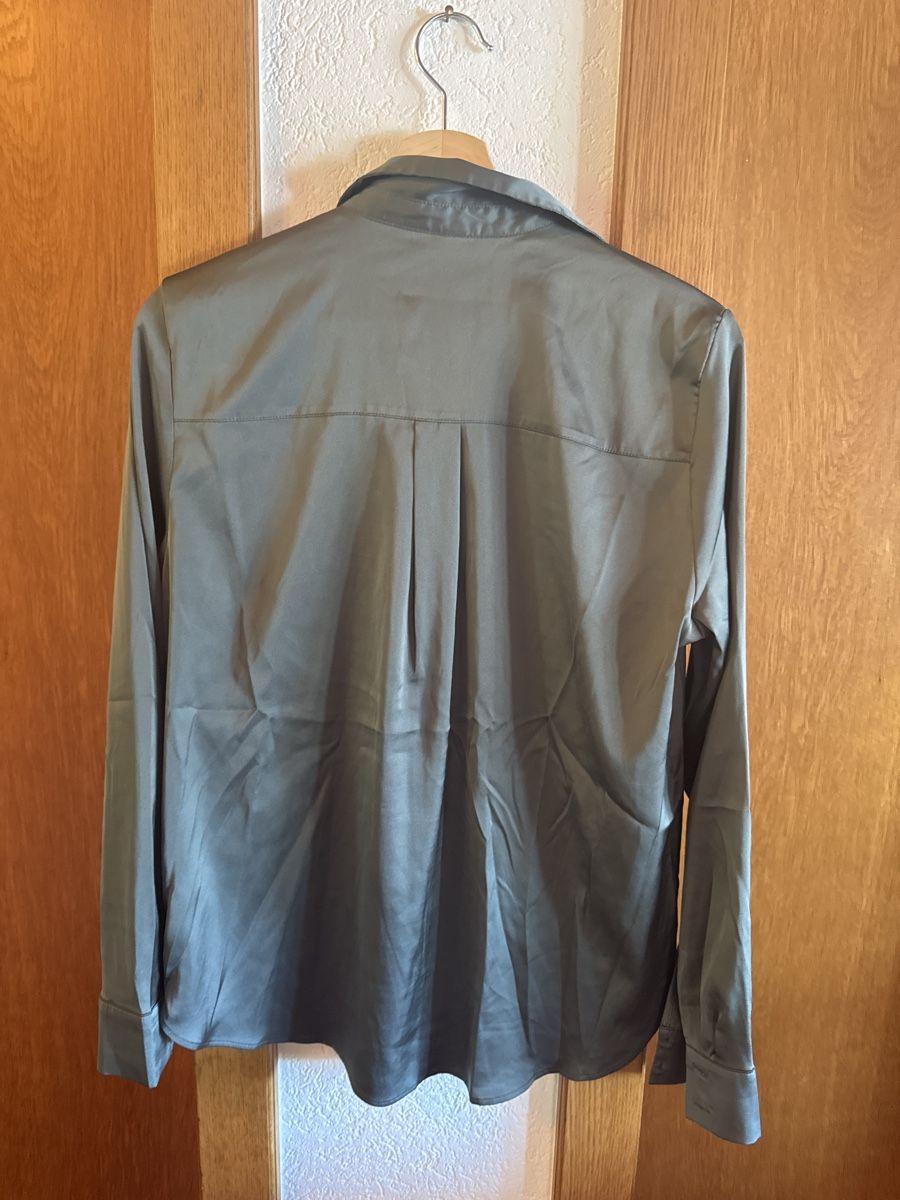 H&M Blusen: Hendbluse Satinlook – Gebraucht aus Rohrbachgraben von kae_5lhf 3