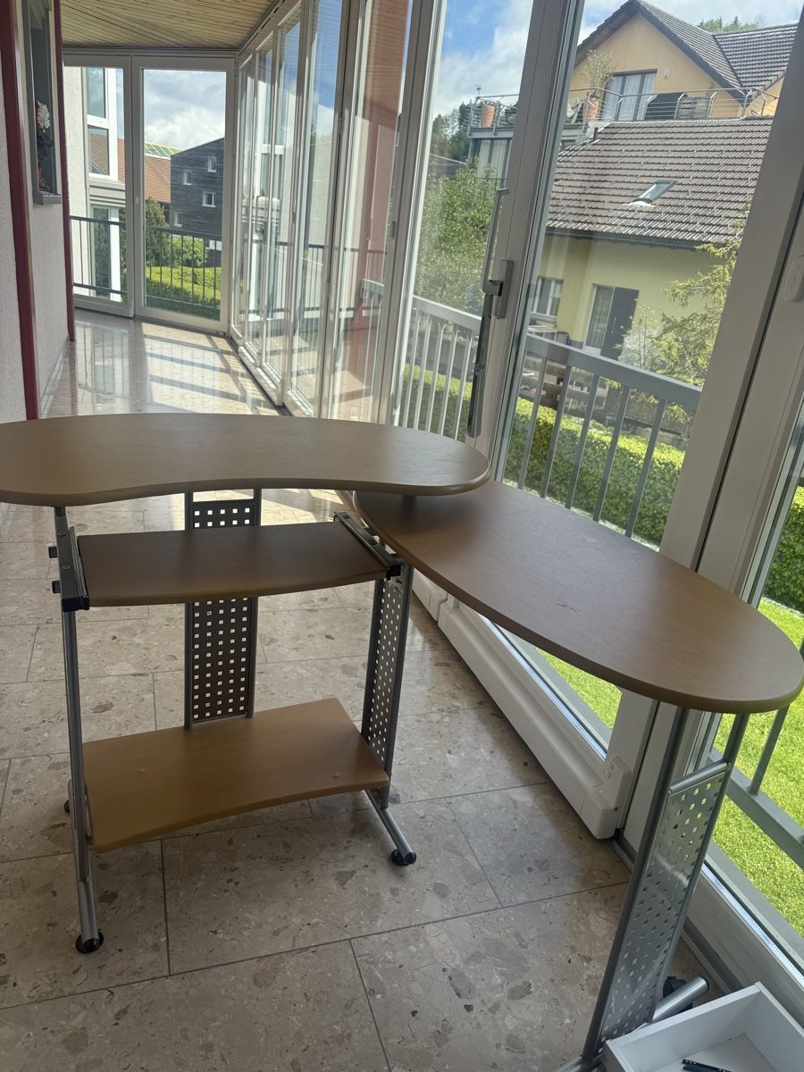 Scrivanie: Moderner Computertisch – Usato da Einsiedeln venduto da mel_kab_1 1