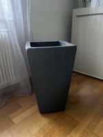 2 Moderne, grosse Blumentöpfe anthrazit