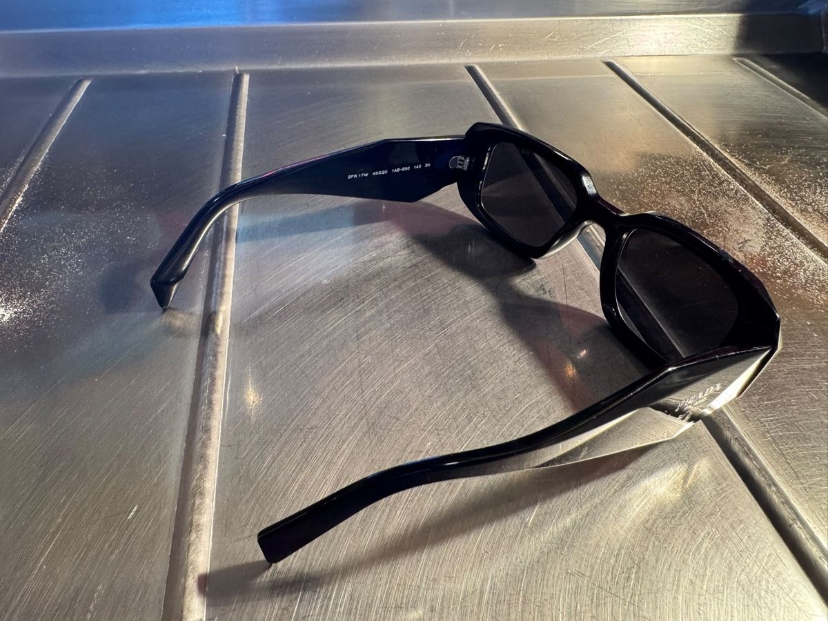 Prada Brillen & Gläser: Prada Milano Sonnenbrille  – Gebraucht aus Schänis von mil_56j5 2