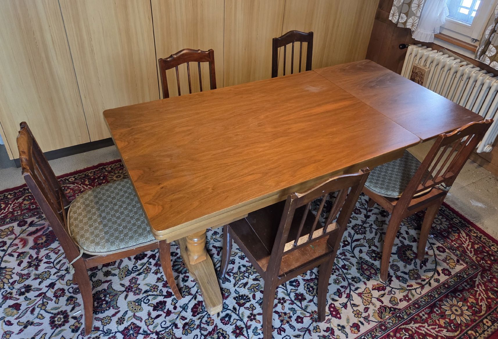 Set di tavolo e panche: Esstisch aus Holz – Usato da Muotathal venduto da sch_h6cz