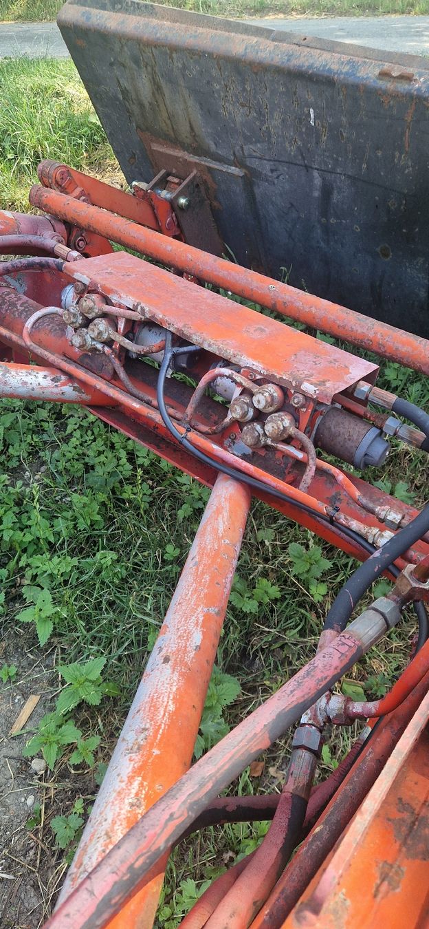 IHC Traktoren: Frontlader – Gebraucht aus Roggliswil von Jakobli1 3
