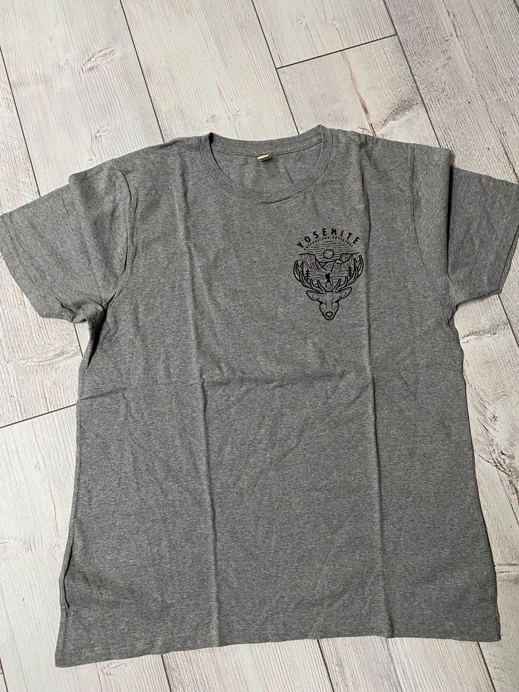 T-shirt: T-Shirt Yosemite – Usato da Sonnental venduto da Golden013