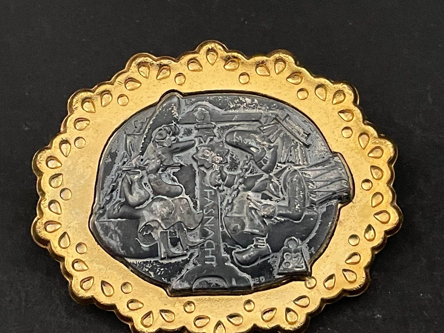 Placchette & Badge: Basler Fasnachtsplakette 1982 Gold – Usato da Aarburg venduto da glaibasel57
