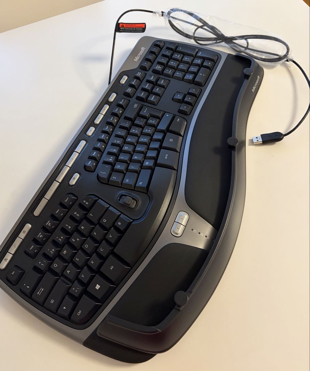 Microsoft Tastaturen: Ergonomische Tastatur Microsoft – Gebraucht aus Bern von kat_n2zn