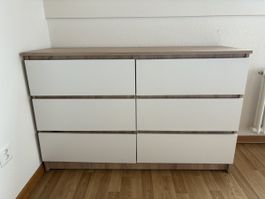 White 6-Drawer Dresser: Stylish Storage Solution!