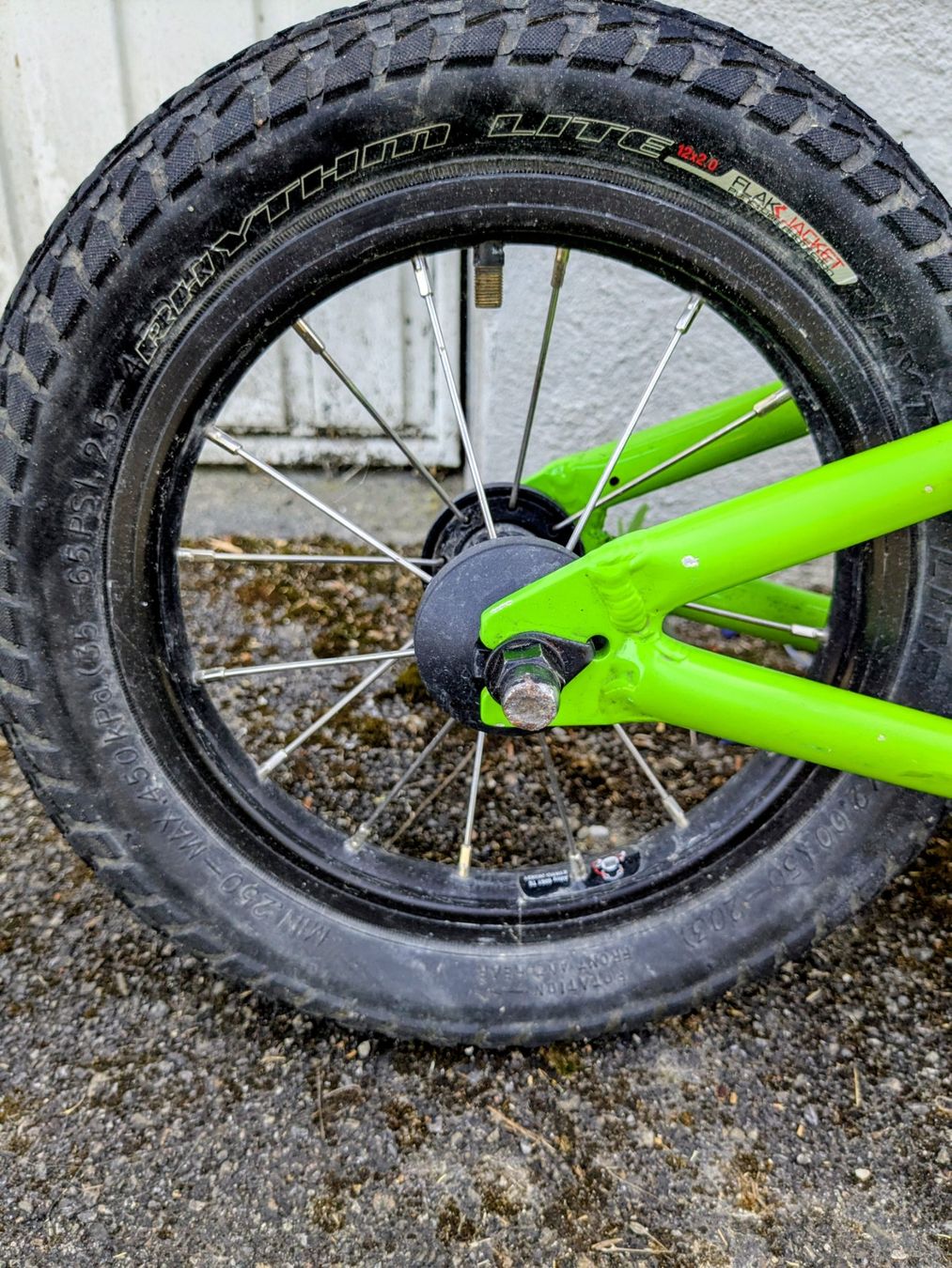 Specialized Velos: Kinder-Laufrad Specialized Hotwalk, 12 Zoll, leuchtgrün – Gebraucht aus Pfungen von Reitsch 1