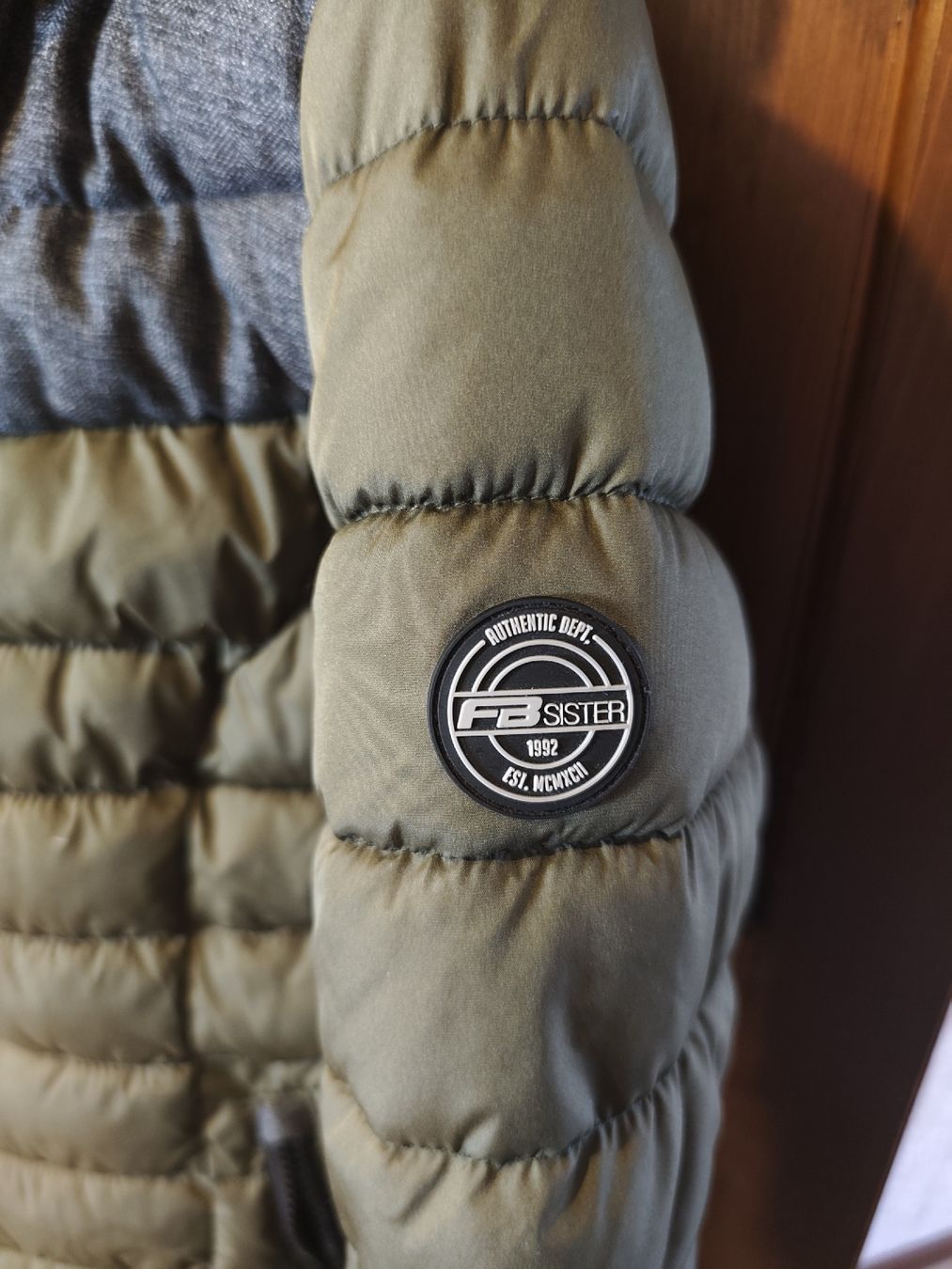 Giacche: FB Sister Olive Green Padded Jacket, Size Medium. Cool! – Usato da Martigny venduto da Errika 5