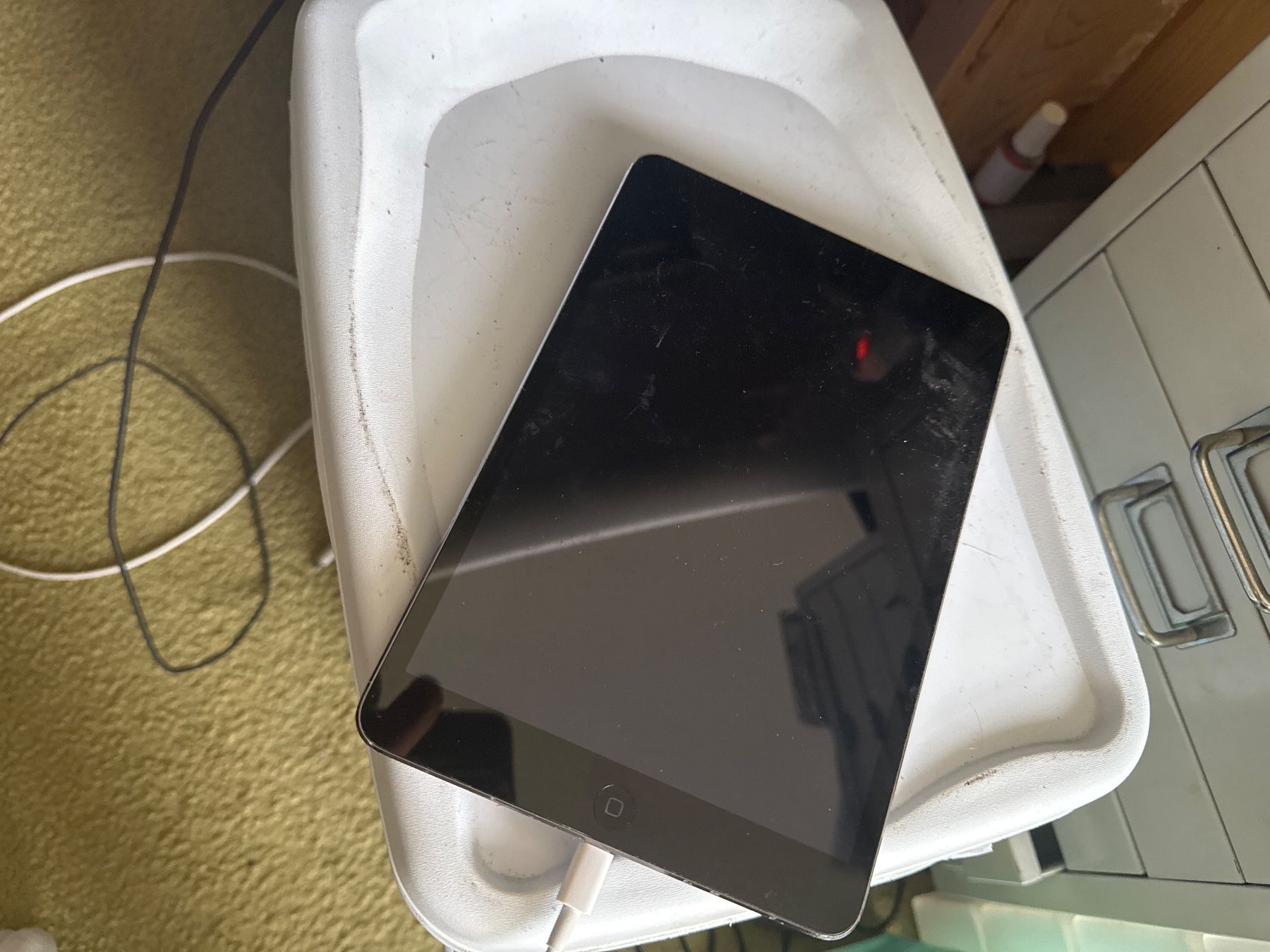 Apple Tablet PC: Ipad mini - A1489 - icloude / Display ganz!!! – Difettoso da Olten venduto da HoYa01 1