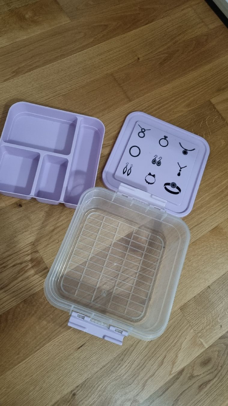 Autres décorations & accessoires: Schmuckbox lila mit Fächern guter Zustand – D'occasion à Rorschach par Hati.Og 2